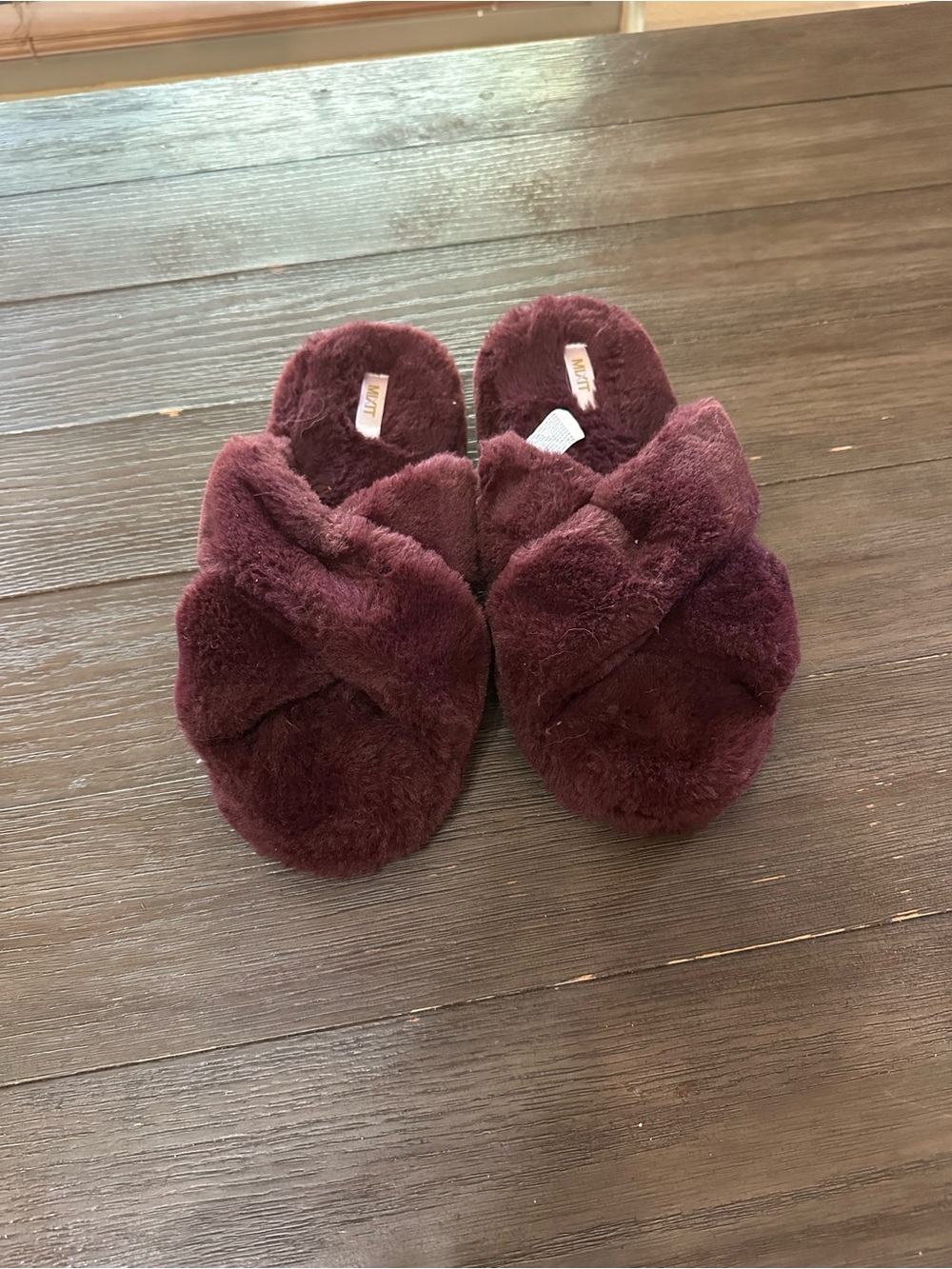 Plush Cross-Band Burgundy Women’s Slippers - large 9/10 Mix It